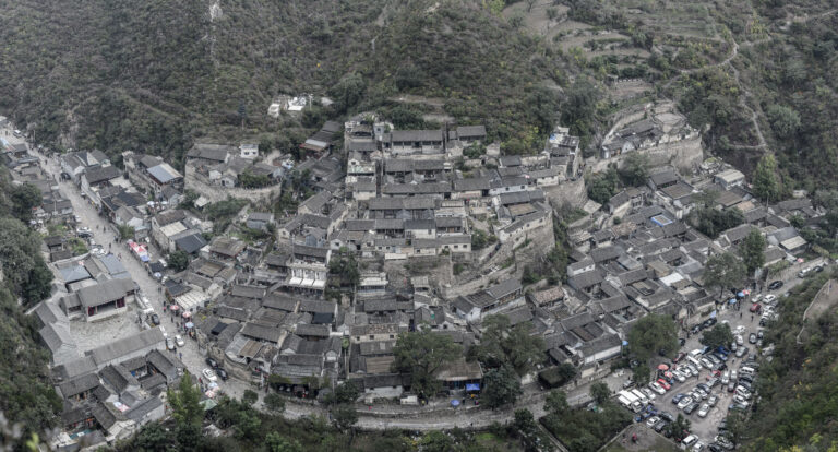 Wang Jinqin - 1北京门头沟川底下全景图，状如金元宝-佳能5d3-光圈11-感光度400-焦距100-2017.5.17